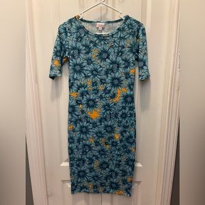 LulaRoe dress form fitting